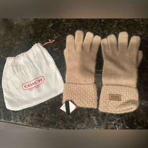 Coach Tan Knit Gloves